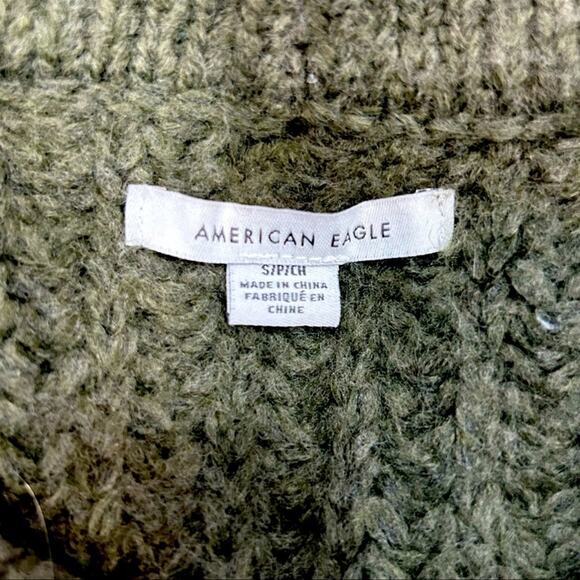 American Eagle Cropped Chunky Knit Dark Green Crew Neck Sweater Size Small - Picture 10 of 13